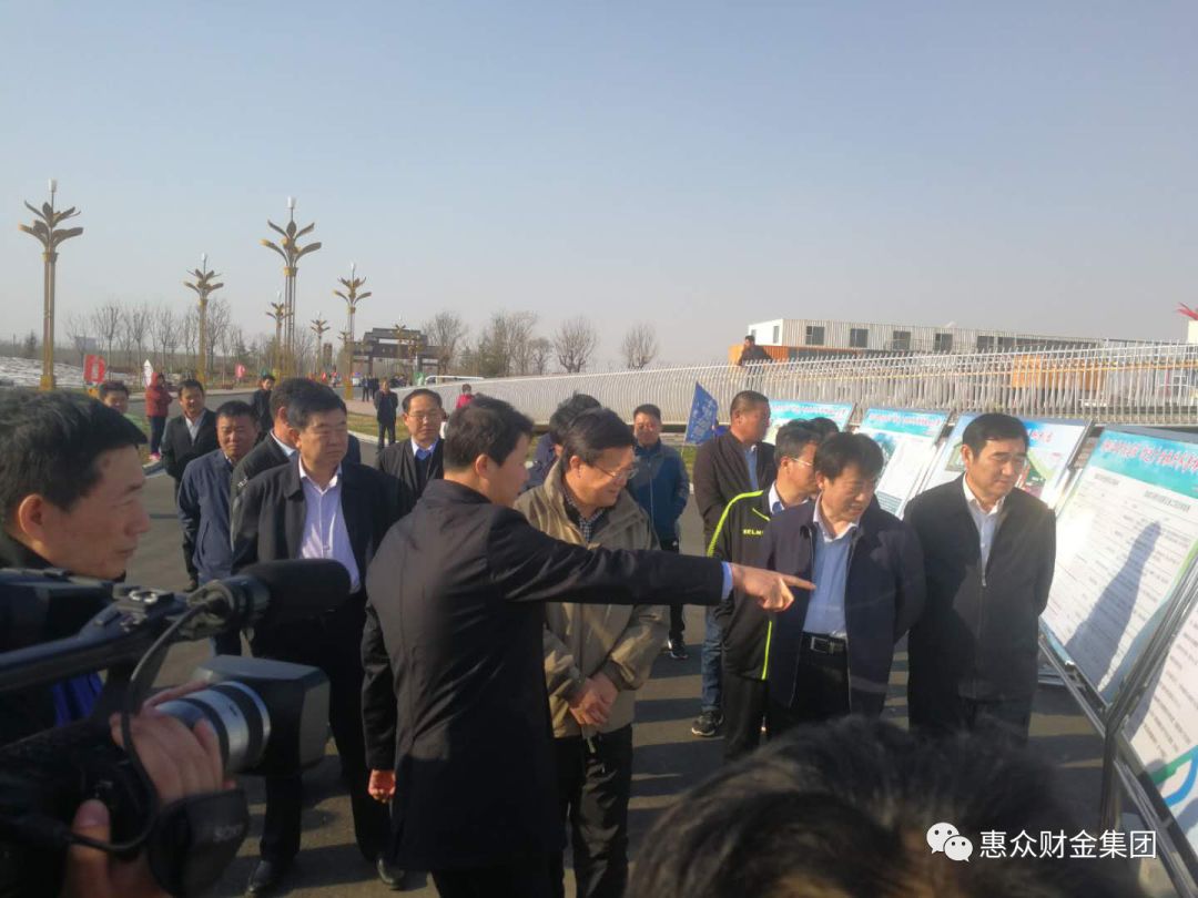 佘春明書記蒞臨十里荷塘視察工作(圖3) 佘春明書記蒞臨十里荷塘視察工作(圖3)