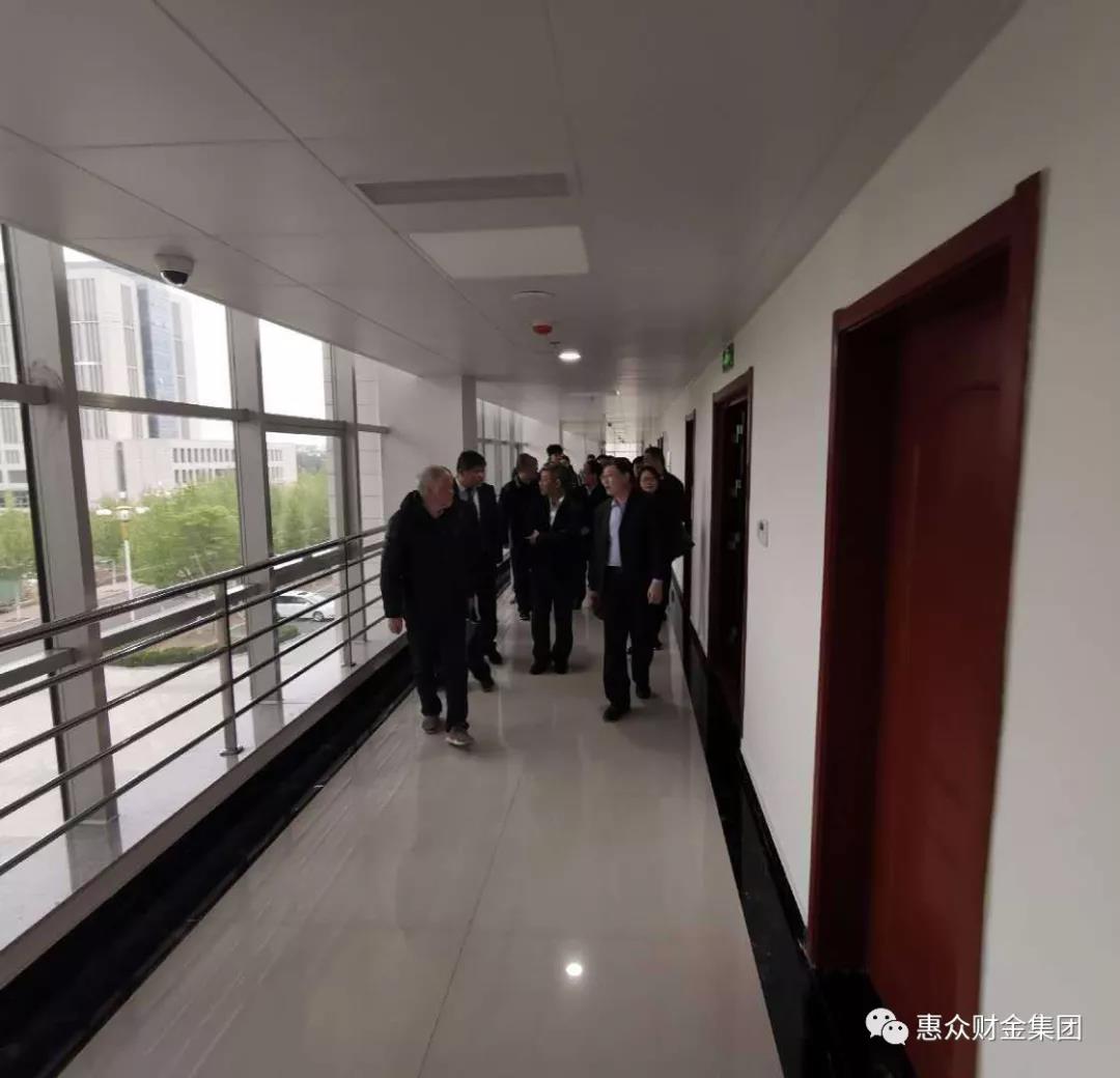 創(chuàng)業(yè)園入駐項目專家人員蒞臨創(chuàng)業(yè)商務(wù)中心五六號辦公樓實地考察(圖6)