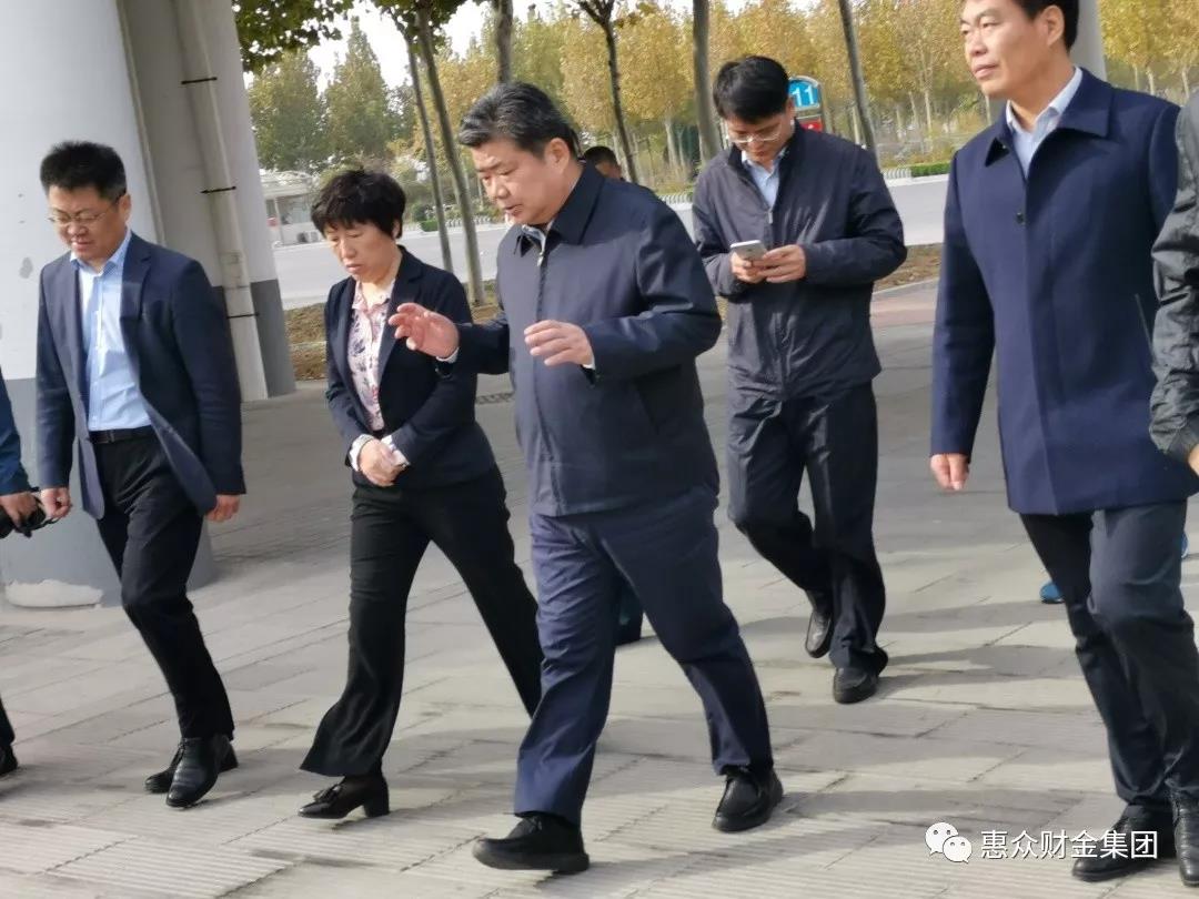 市委常委、統(tǒng)戰(zhàn)部部長李家良到濱州市火車站督導創(chuàng)城工作(圖1)