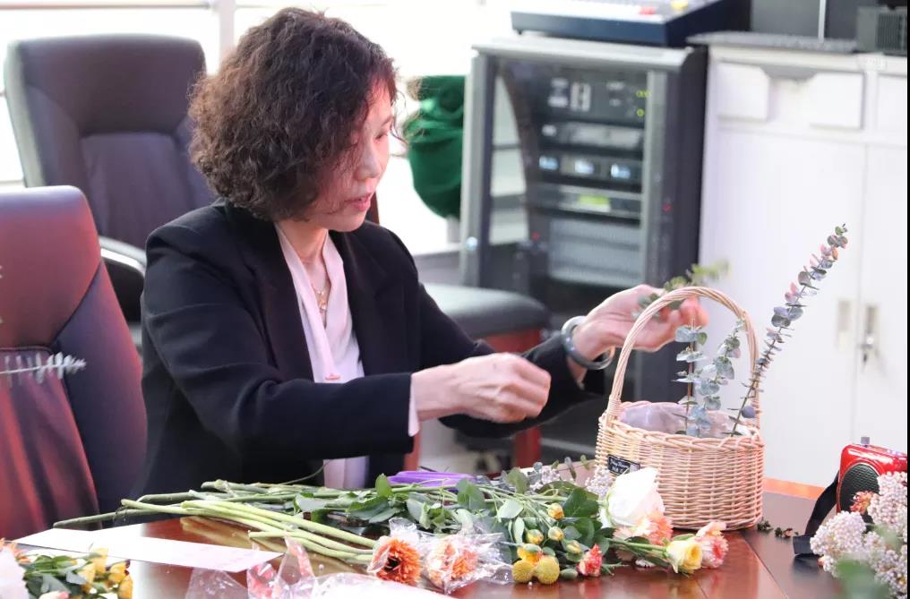 母親節(jié)特色主題活動——“花香祝?！かI愛母親”插花會(圖6)