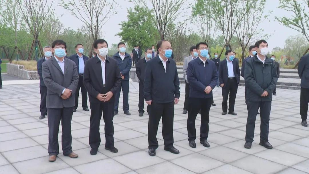 全市林水會戰(zhàn)觀摩團前往黃河之星生態(tài)園觀摩(圖1)