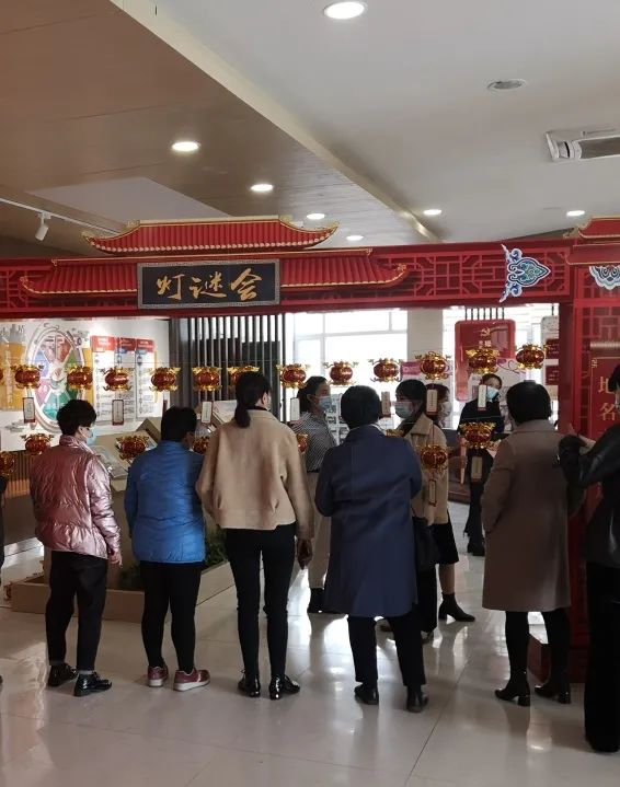 “喜迎元宵猜燈謎 地名文化進(jìn)社區(qū)”雙報(bào)到活動(dòng)(圖4) “喜迎元宵猜燈謎 地名文化進(jìn)社區(qū)”雙報(bào)到活動(dòng)(圖4)