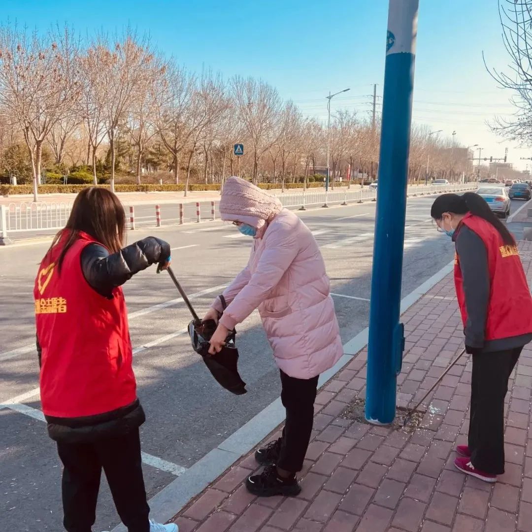 學(xué)雷鋒 樹新風(fēng)丨惠眾財(cái)金集團(tuán)開展“文明城市 你我同行”志愿服務(wù)活動(dòng)(圖8)