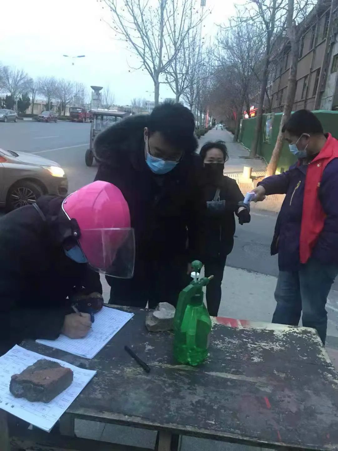 共筑堡壘 共克時艱丨惠眾財金集團一線抗“疫”勇?lián)?圖6)