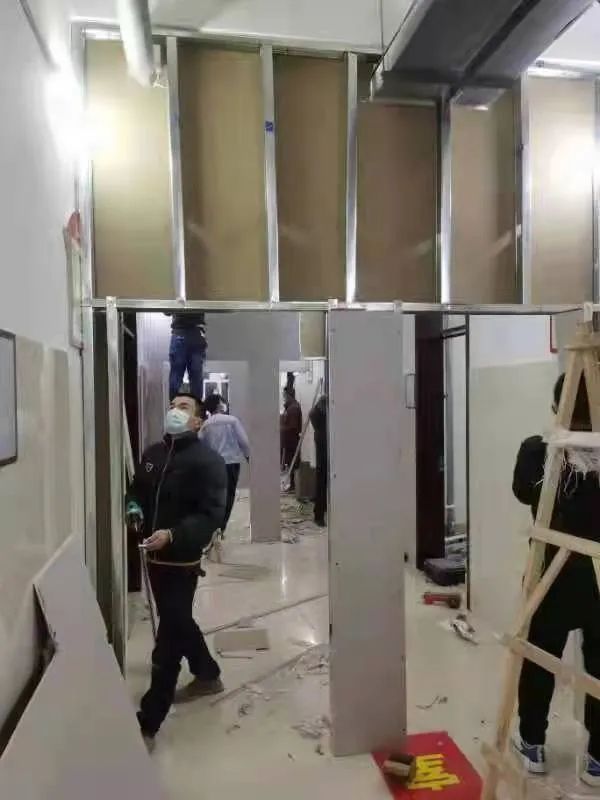 “疫”路有我丨 惠眾財(cái)金集團(tuán)奮戰(zhàn)16小時(shí)！完成338間臨時(shí)隔離用房改造交付(圖1)