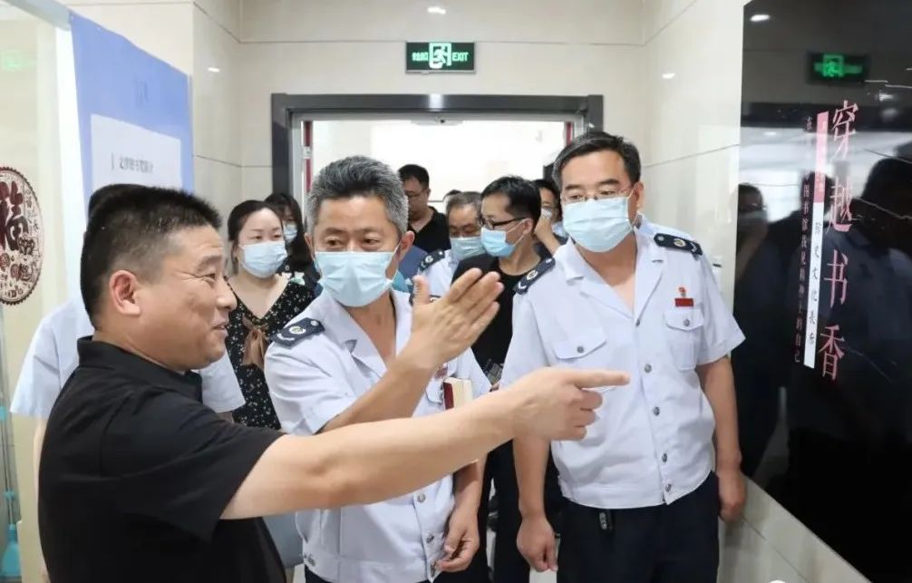 濱城區(qū)財(cái)稅黨建聯(lián)盟舉行“在知愛建提素質(zhì)·書香喜迎二十大”主題活動暨第二次聯(lián)席會議(圖2)