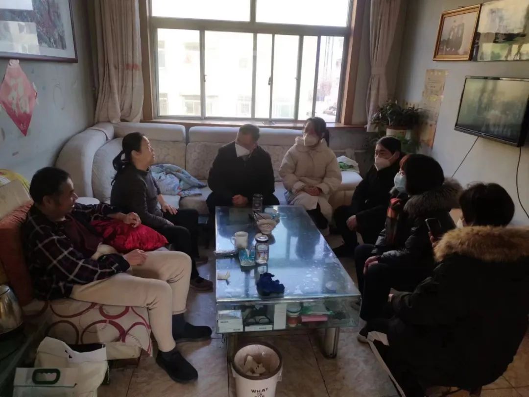 迎春送暖丨惠眾財金集團(tuán)各黨支部走訪慰問困難群眾(圖4)