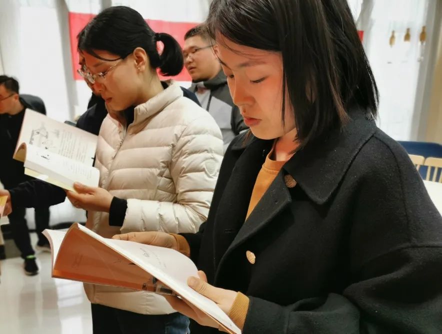 惠眾財(cái)金集團(tuán)青年研習(xí)社舉辦“沁潤(rùn)心靈 享讀人生”讀書(shū)會(huì)活動(dòng)(圖6) 惠眾財(cái)金集團(tuán)青年研習(xí)社舉辦“沁潤(rùn)心靈 享讀人生”讀書(shū)會(huì)活動(dòng)(圖6)