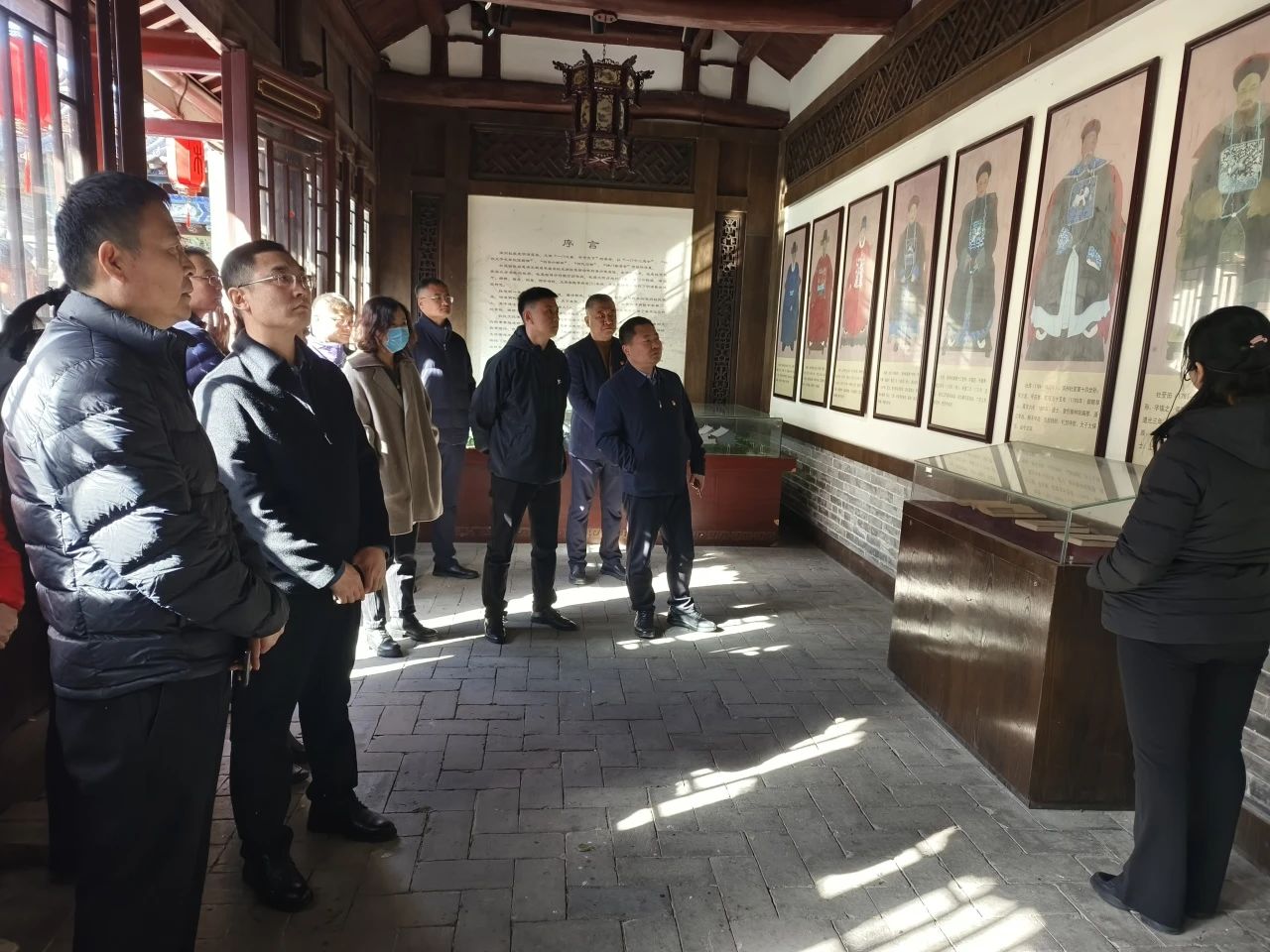 惠眾財(cái)金集團(tuán)赴杜受田故居開(kāi)展廉政警示教育(圖3)