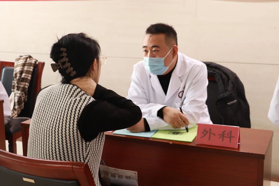 惠眾財(cái)金集團(tuán)組織開(kāi)展“溫情工會(huì) 健康相伴”中醫(yī)特色診療活動(dòng)惠眾財(cái)金集團(tuán)組織開(kāi)展“溫情工會(huì) 健康相伴”中醫(yī)特色診療活動(dòng)(圖5)